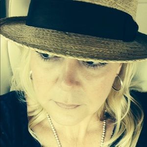 Meet your Posher, Angela
